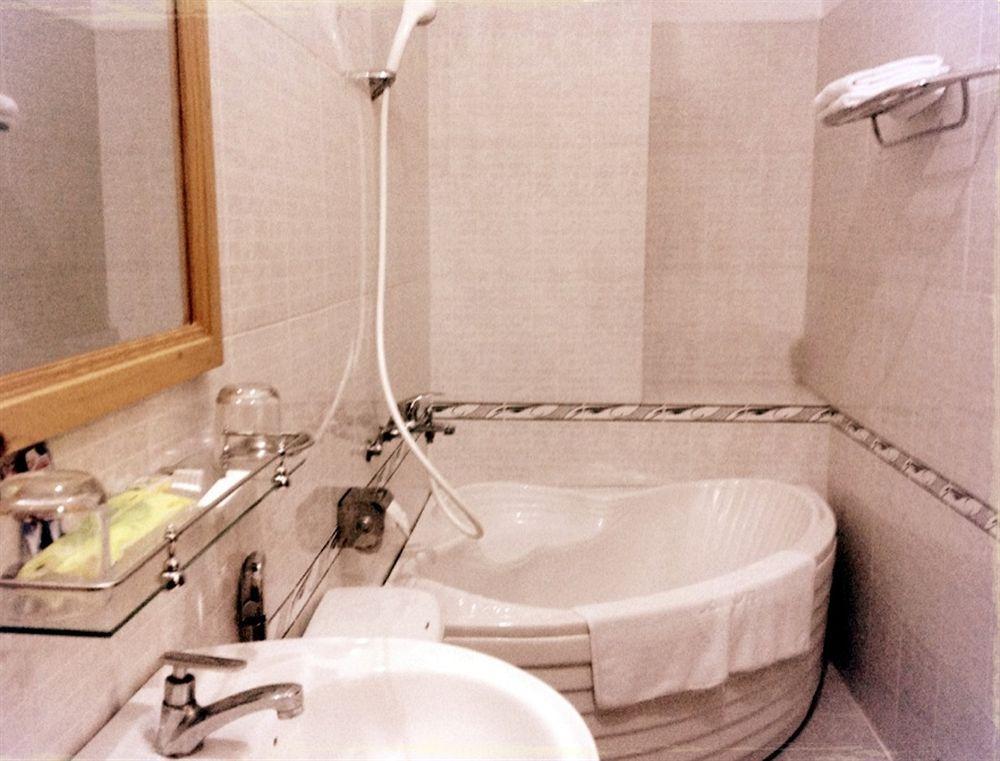 Ava Saigon 3 Hotel Ho Şi Min Dış mekan fotoğraf